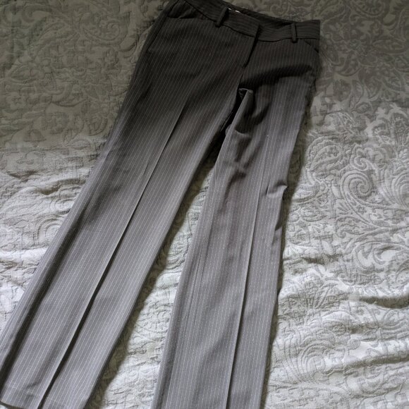 Tahari Women's Gray Striped Pantsuit - Women's Blazer Size 4, Pants Size 2 - Picture 7 of 12
